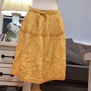 Designs- made in India yellow skirt size small perfect conditon yellowish gold